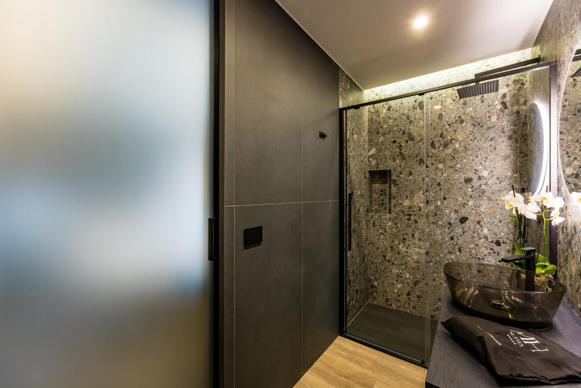 Mh Suites Plebiscito Naples Extérieur photo