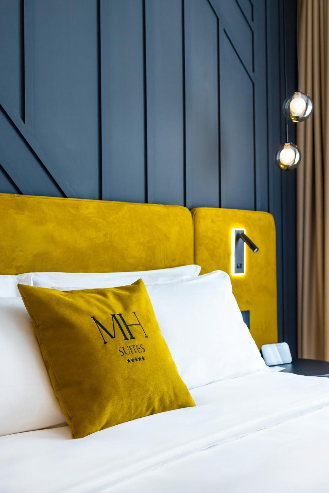 Mh Suites Plebiscito Naples Extérieur photo