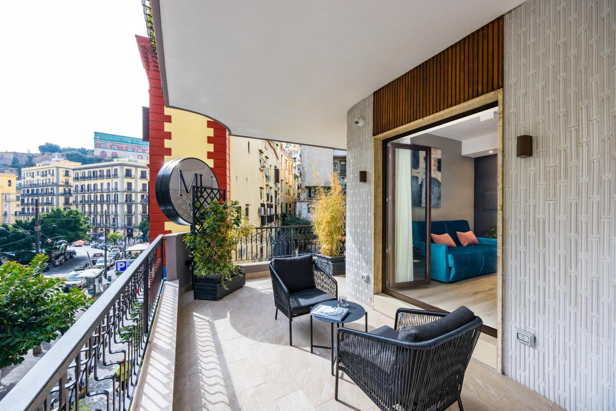 Mh Suites Plebiscito Naples Extérieur photo