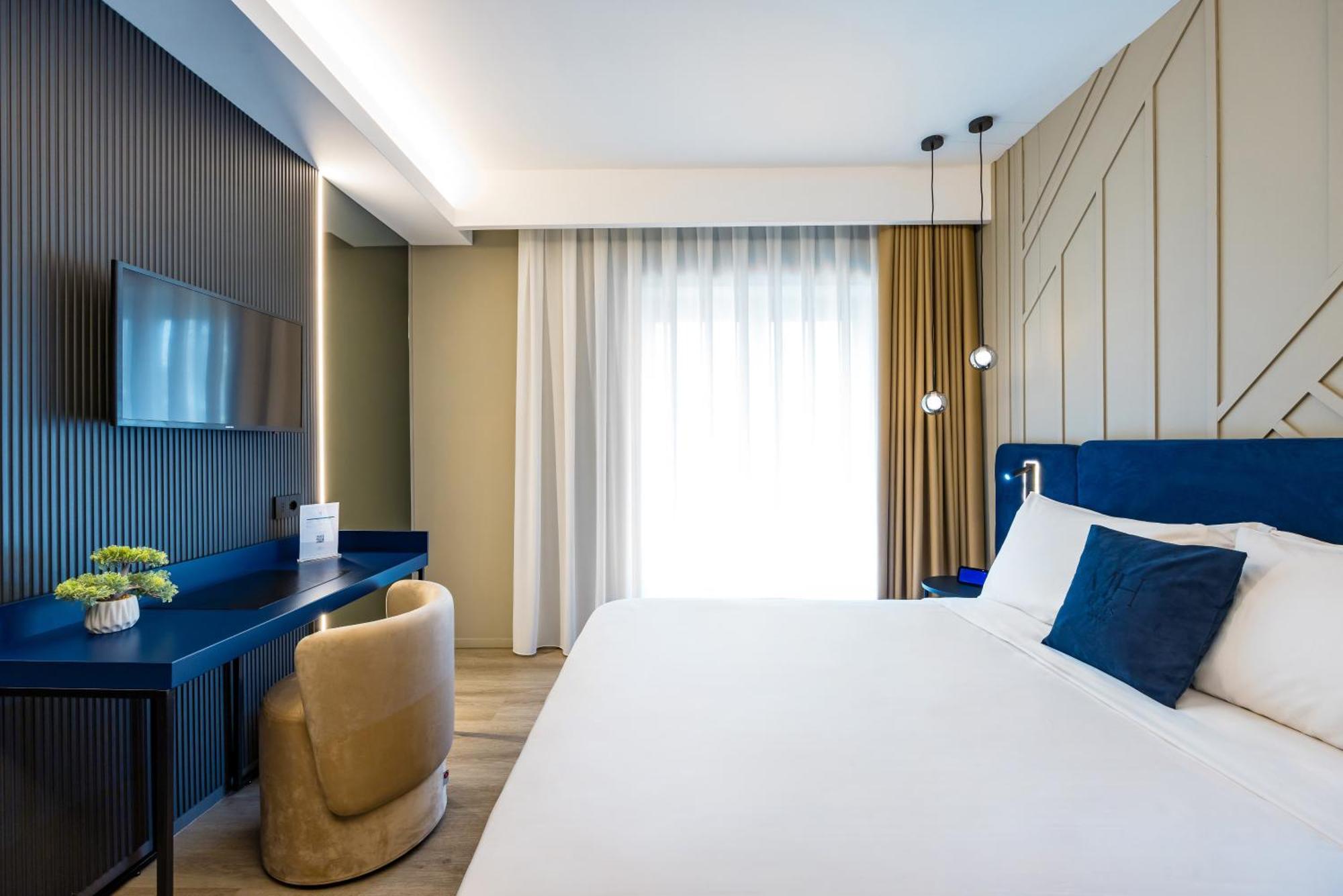 Mh Suites Plebiscito Naples Extérieur photo