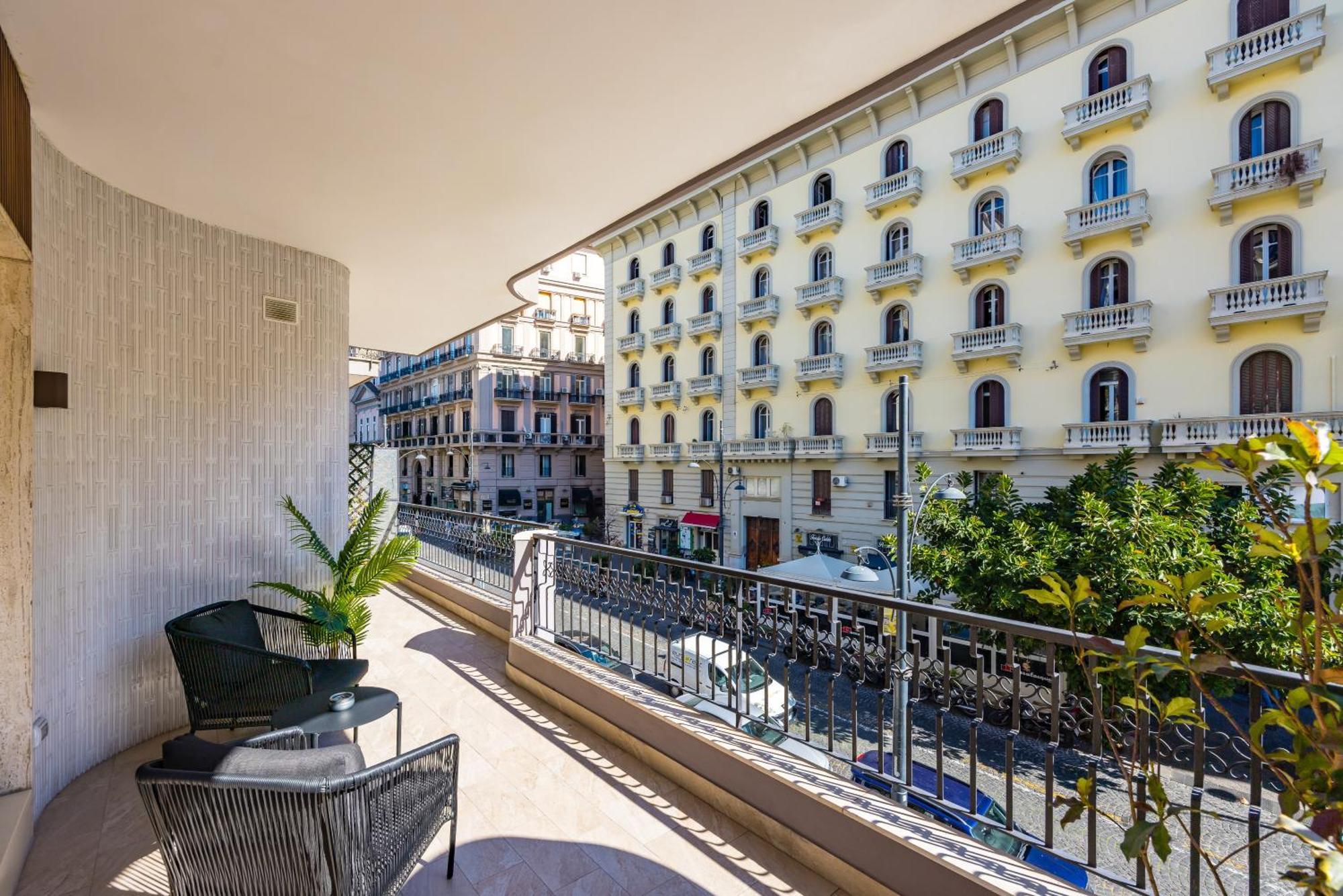 Mh Suites Plebiscito Naples Extérieur photo